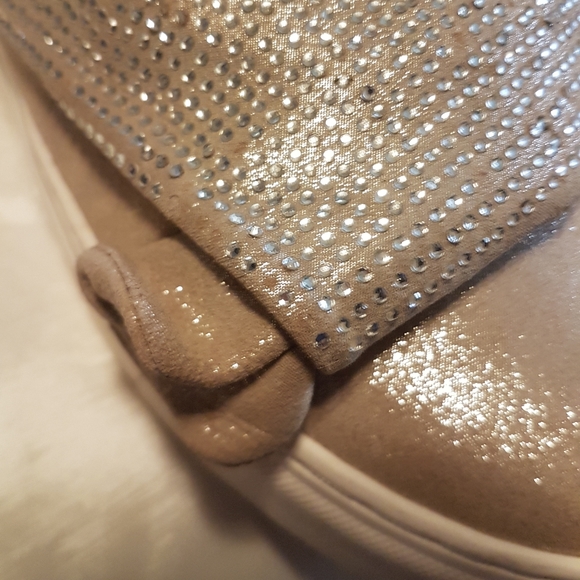 VINCE CAMUTO VC-BARITA SZ 6M TAN METALLIC SUEDE LOOK BLING SlipOn Sneaker - Picture 9 of 17